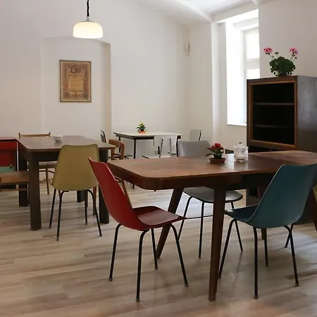 Boudnik Hostel *